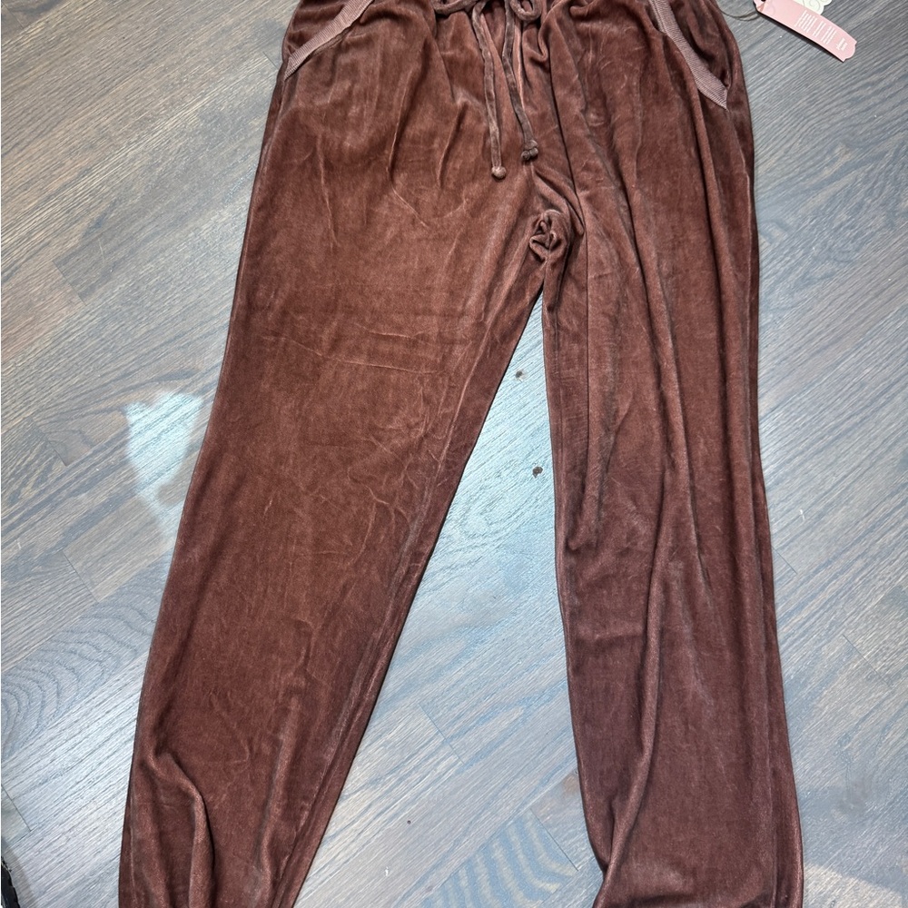 Knox Rose Maroon Velvet Joggers NWT Medium